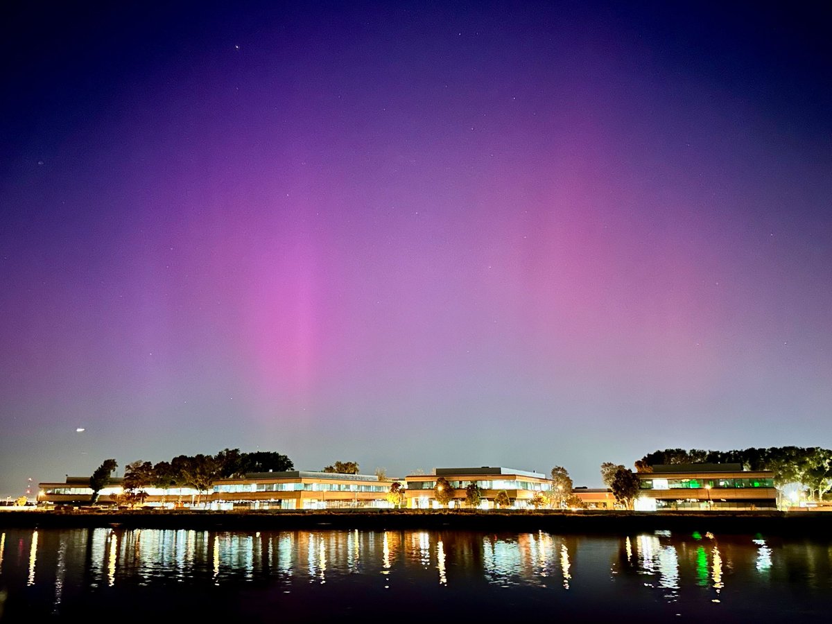 A breathtaking sight over our laboratory in Redwood City. #AuroraBorealis #NorthernLights