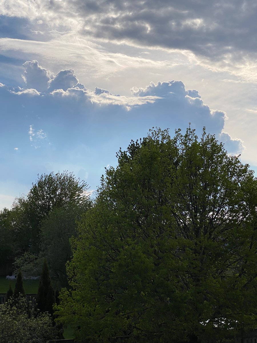 Nice isolated cell to my west near New Hamburg. #ONStorm #ONwx