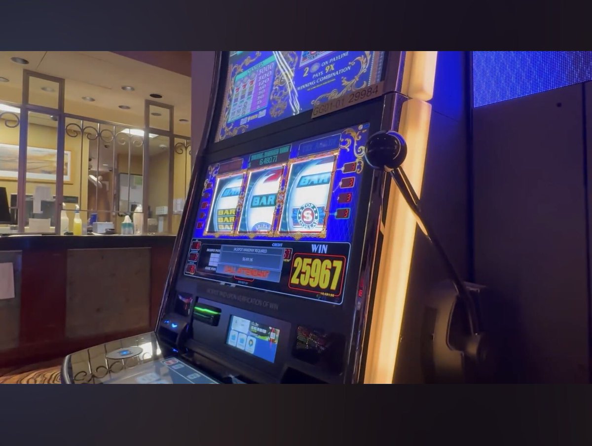 bari_chef's tweet image. INSANE #jackpot #handpay on the Brand New TOP DOLLAR GRAND! ** FIRST ON ... youtu.be/epmgqADzGsU?si… 
#topdollar #slots last win hit $6480.71 won ! Next time in #vegas gotta give New Top Dollar a try @ChampChaz02 @DaverrasTravels @hogand2cent #winnerwinnerchickendinner