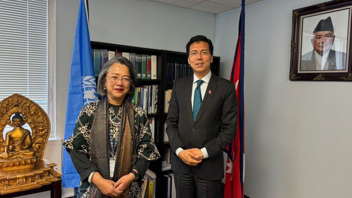 Amb @LokThapa2071 received H. E. Ms. Armida Salsiah Alisjahbana, USG of UN and Executive Secretary of ESCAP. They discussed relations between Nepal and ESCAP, underlining the importance of closer cooperation on different issues including SDG, climate change & digital sector.