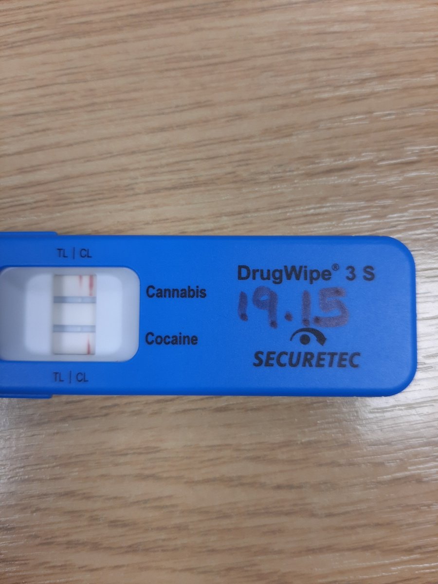 Vehicle stopped on M40 at Junction 11 this evening following reports that vehicle may contain a wanted person. Person not present in vehicle but the driver failed a roadside drug wipe for Cannabis and was arrested. #fatalfour #Oxoncshift #P4245