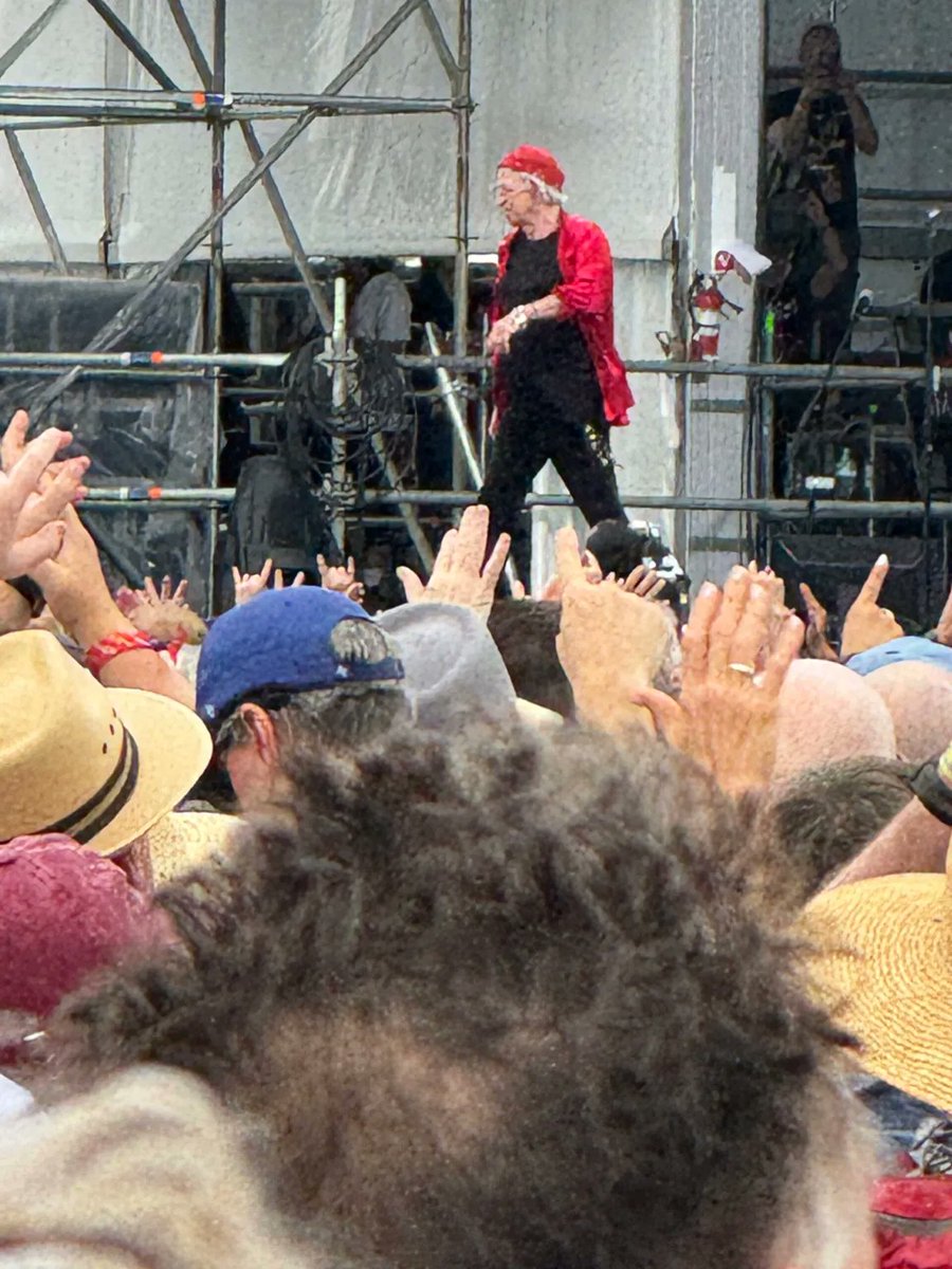 The Rolling Stones @JazzFest 2024 just keep on rolling along as the greatest Rock n Roll band in the world. footyalmanac.com.au/almanac-music-… @thefootyalmanac @colinritchie61 #THEROLLINGSTONES #JazzFest2024