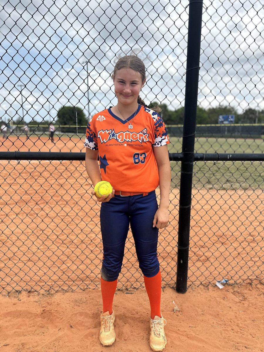 graceboehly2026's tweet photo. My little sister’s first OTF homerun! Go Reese! 🥎🥎 https://t.co/n3DYIKWK1b