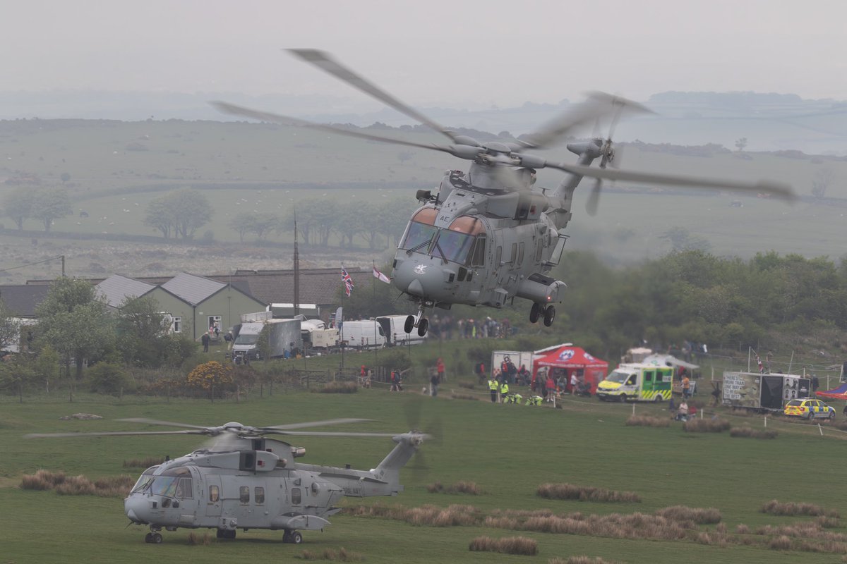 #merlinmonday straight off the back of #TenTors2024 . Where @846NAS #merlinmk4’s provided logistical and casualty evacuation support for the three day event on @dartmoornpa 

#aw101 #eh101 #merlinhelicopter #Merlin #dartmoor #tentors