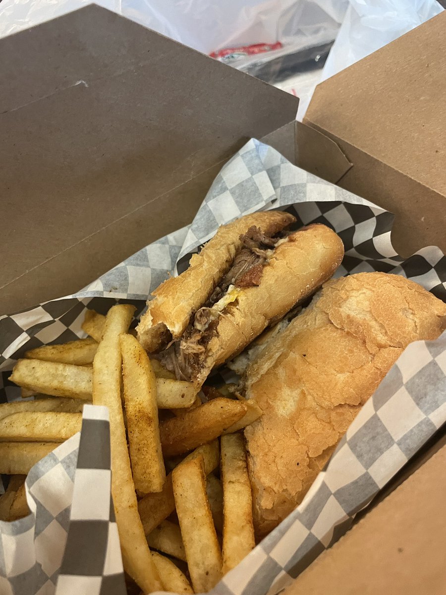 Brisket sandwich with pimento cheese and Old Bay fries 📍Brewers Cooperative, Huntsville, Alabama