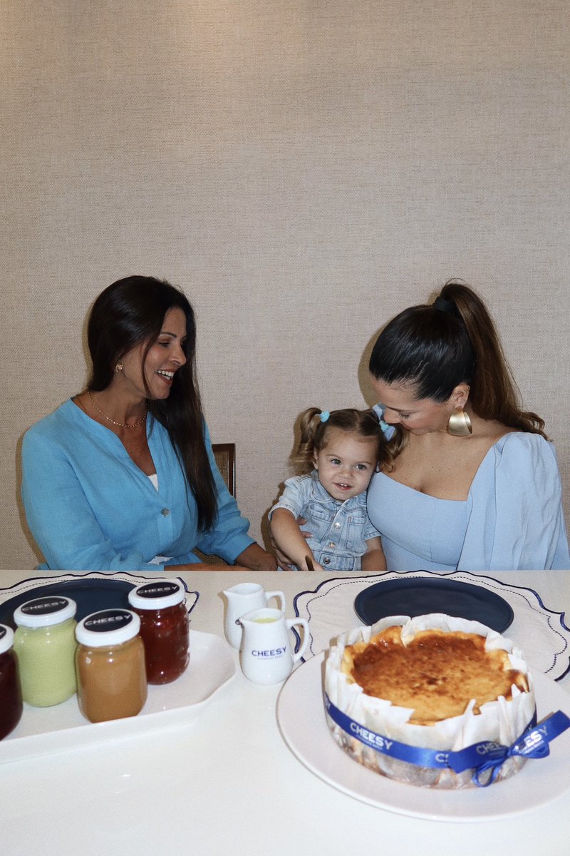 cheesyoficial's tweet photo. dia das mães cheesy 💙 https://t.co/wsckR772ek