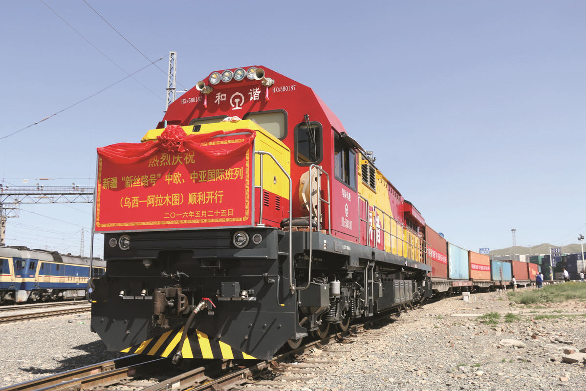 Horgos Port and Alataw Pass, two major railway ports in #Xinjiang, have handled more than 4,000 #China-#Europe freight train trips since the beginning of this year, accounting for over 40 percent of the national total. 

A growing variety of Chinese-made goods, such as consumer…