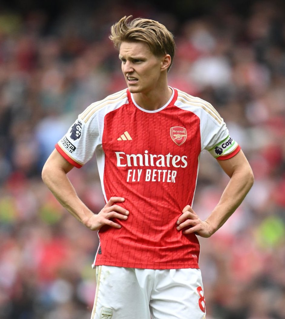 🗣️| Gary Neville on Martin Ødegaard: “I think every game I've watched of Arsenal, he's a beautiful player. He knits everything together. I love Rice, I love Foden, but for me that is an absolute unbelievable football player. “He's the best player in the league I've seen this