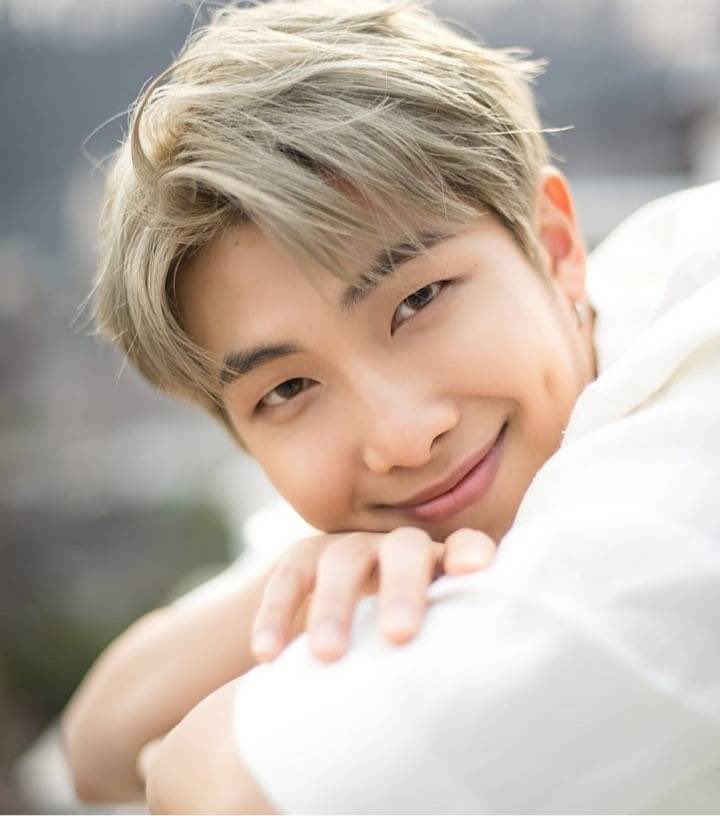 bryony_ellis's tweet image. What’s poppin’ girl?
#TeamDimple keeping it swoonworthy and sexy over here 💜