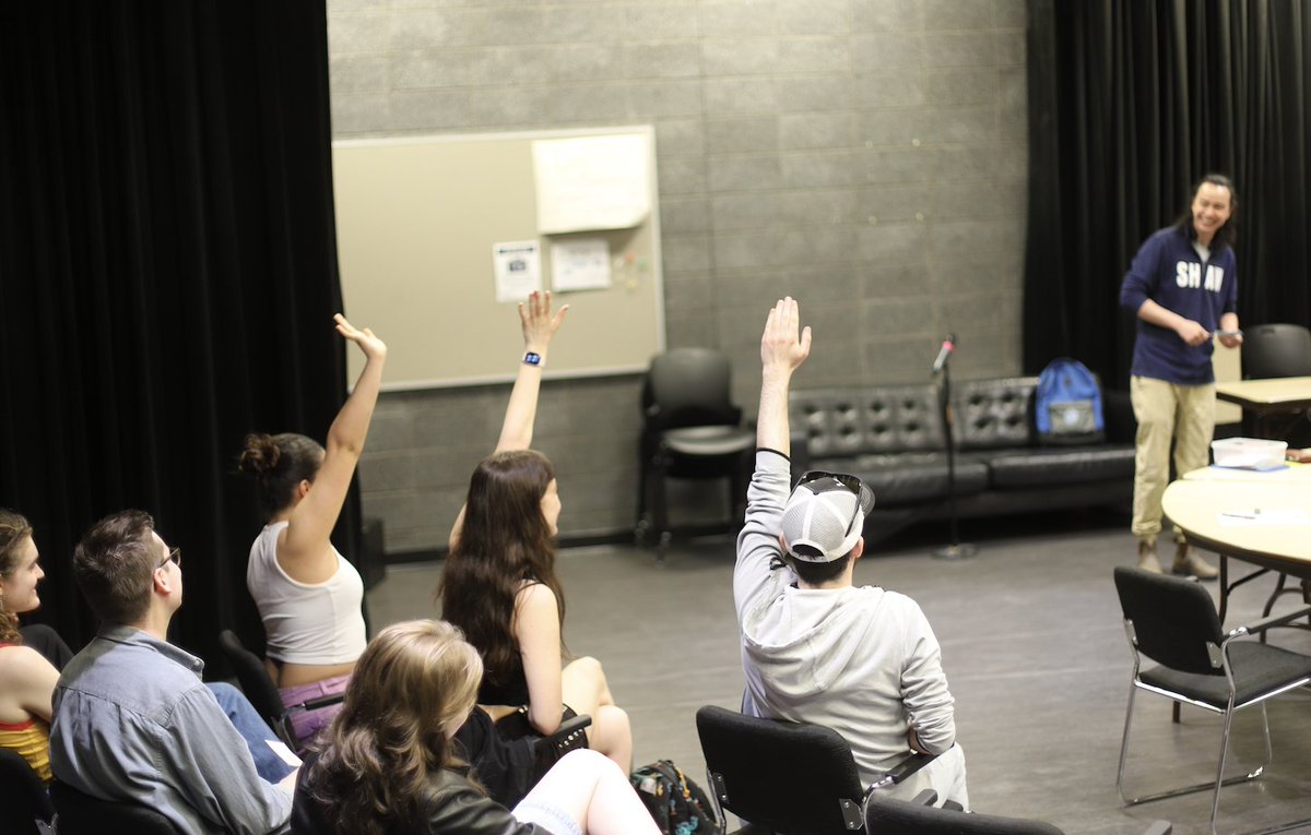 Travis Seetoo from the Shaw Festival recently previewed his new 'gamified theatre' production The Roll of Shaw from the upcoming season ➡️ bit.ly/4dFWrsI #UTM theatre & drama students joined in as actors & interactive audience members to learn & provide feedback 💙