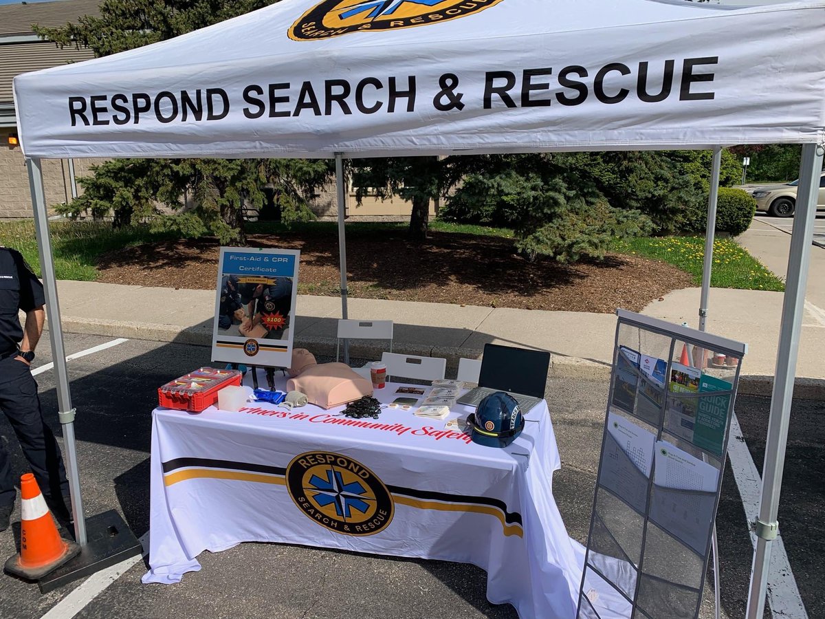 RespondSAR's tweet photo. Respond Search and Rescue was pleased to be invited to a community emergency preparedness fair on Saturday, along with our emergency services partners; @TorontoPolice, @Toronto_Fire, and @TorontoMedics. https://t.co/BIQggkyOUn