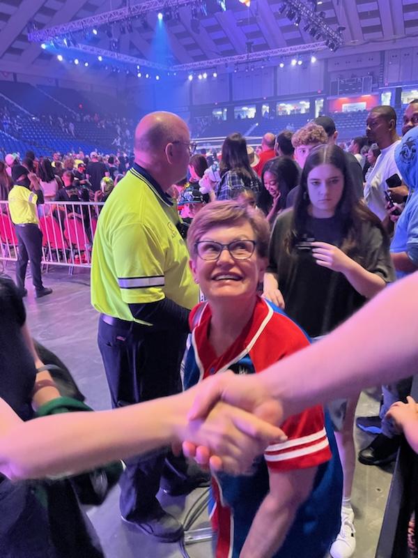 JAMMINMUSICMAN1's tweet photo. I was lucky to shake hands with @TeilMargaret &amp; #MamaRhodes last night at #WWEMacon 🤘 @CodyRhodes @dustinrhodes @TheBrandiRhodes @Turnbuckle_CW #WrestlingCommunity #WWERaw #SmackDown #WWENXT #AmericanNightmare #RhodesFamilyLegacy https://t.co/8lkGtphjvZ