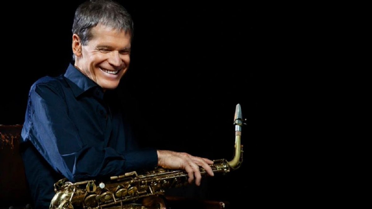 Sad news about @DavidSanborn’s passing. David’s sound left an imprint on many genres and his influence drew new listeners to the beauty of instrumental music.  Rest well and thank you for your kindness. 

📸: If you know the photographer for the shot, please let me know.