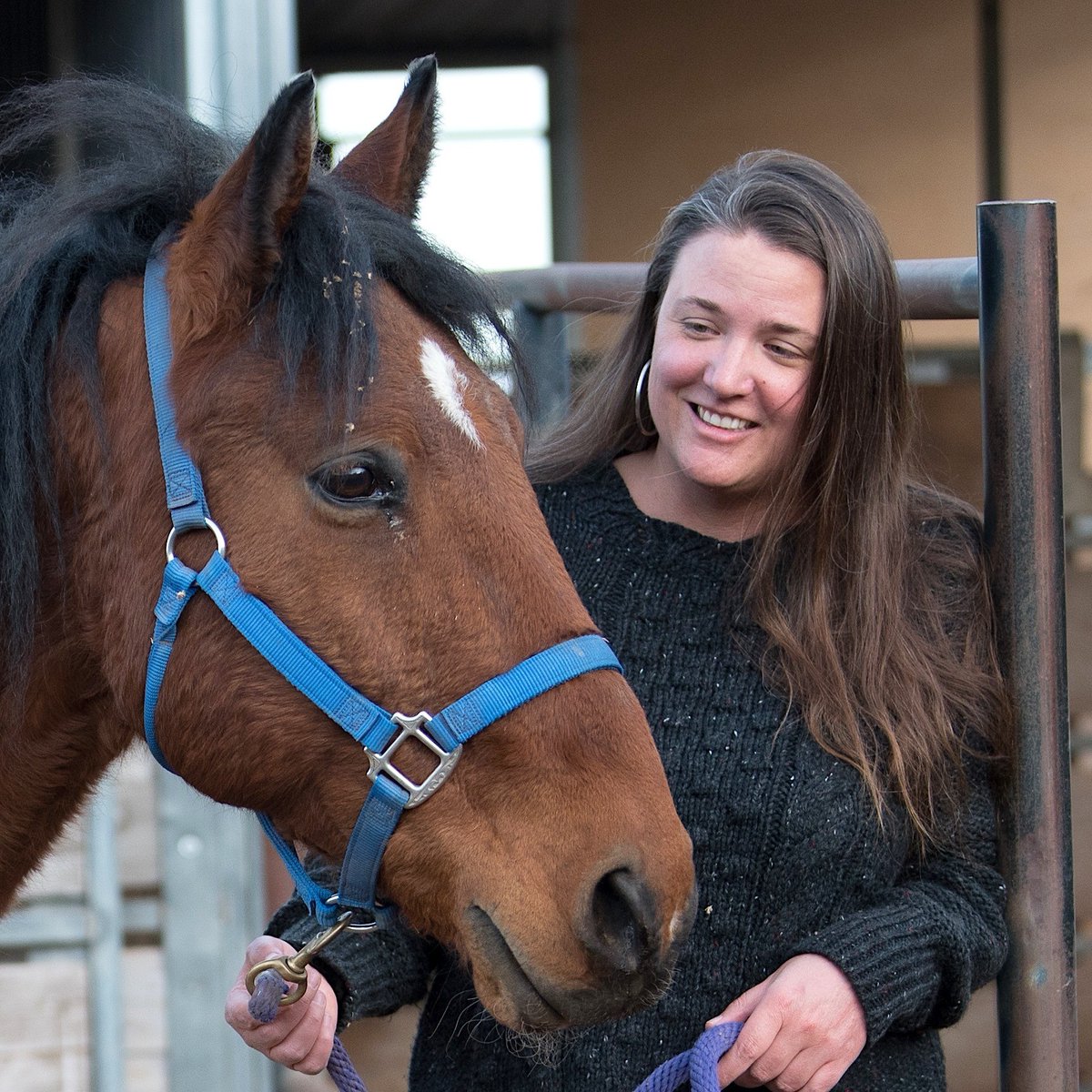 Is Somatic Equine Guidance® For You? Belle Shook, MC, NCC, LPC, SEP, NARM, BCC, founder of the therapy, is a trauma-informed care expert and Coach who assists in dissolving energy blocks within the nervous system. Learn more: visitsedona.com/blog/is-somati…