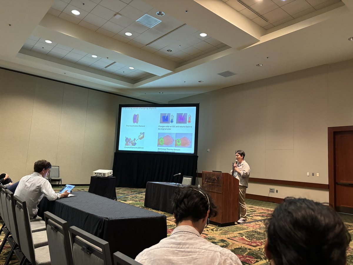 Justin is presenting out ThermoPixels paper at #CHI24 👏
