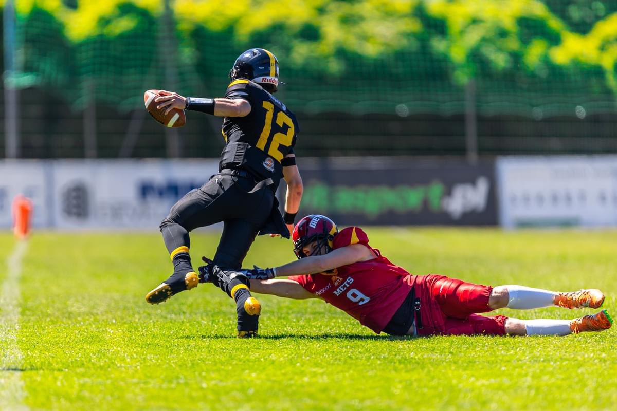 RBYowell2's tweet photo. Lots of hard work b/tw @PFL_liga wins for @imcamyowell, but never any doubt in his mind that he’d be back playing again & winning games after tearing his ACL last season. #TheComeback isn’t complete, but #TheSetback is now in the past. Creating his own #UnicornTown 🎥 @drinkeo3 https://t.co/DKB7ZCJZCE