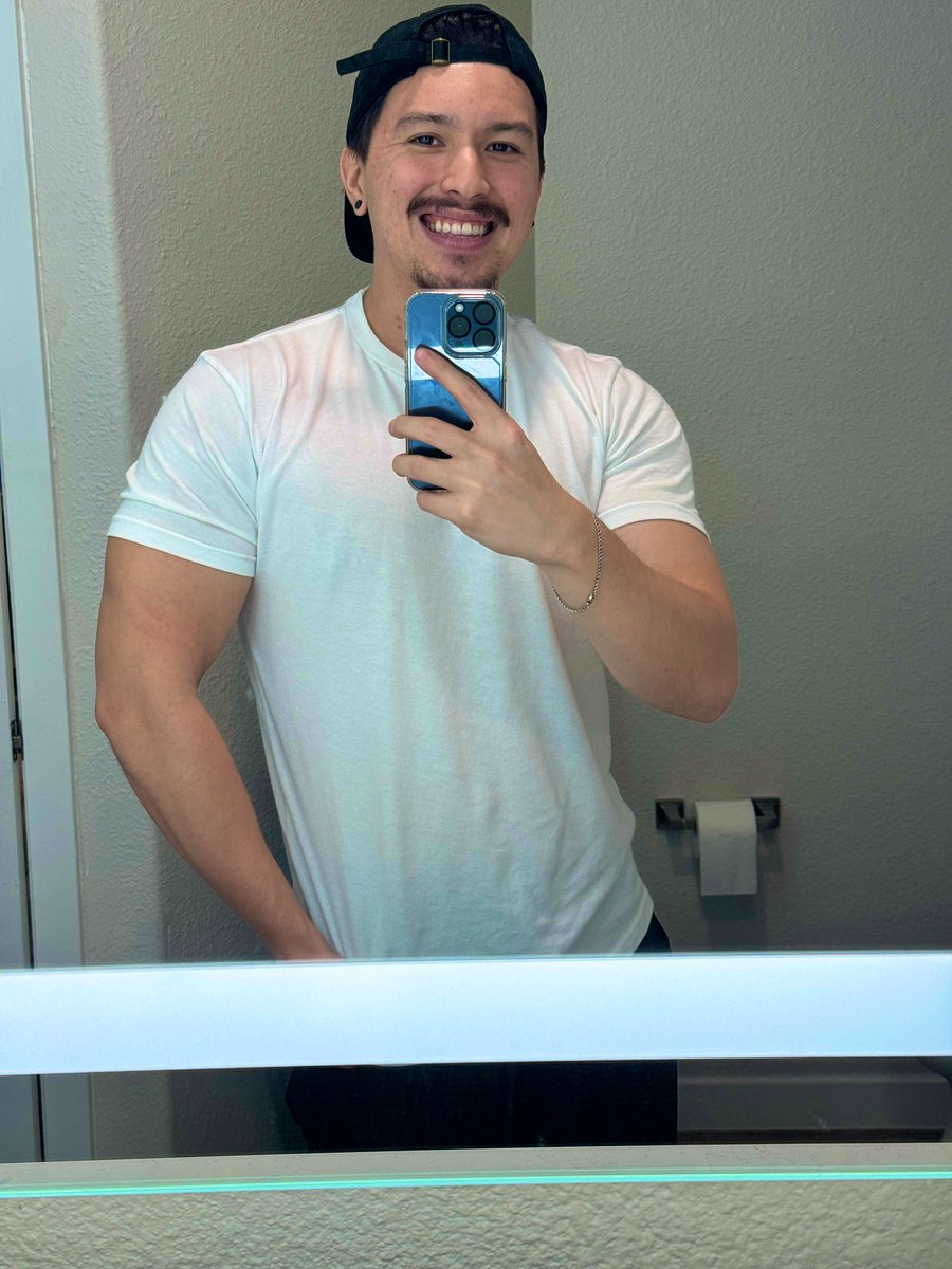 Citizen_Snipes's tweet image. The difference in the past 7 months is INSANE!!
I can’t believe I was able to grow facial hair 🥸