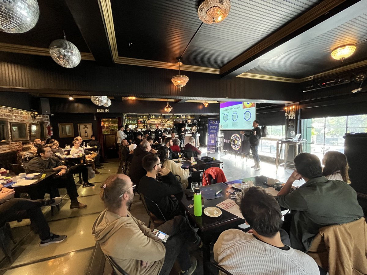 ¡El sábado pasado participamos en el taller de Gobernanza en Cardano organizado por @LatamCardano! Fue una jornada dedicada a fortalecer y expandir conceptos sobre la gobernanza descentralizada y la incubación de proyectos en @Cardano 👏