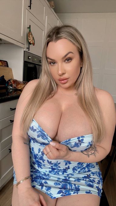 Mommy wants to tell you a 🤫 secret  https://t.co/wczP1KRaj1 https://t.co/wr6Sa79RKr