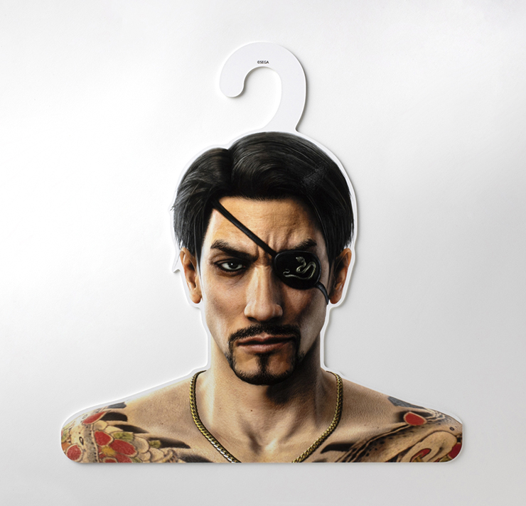 Raise your hand if you want to hang out with Majima on his birthday ✋ Well, you could hang with him every day if you had your very own Majima hanger 🐍. Who has one of these hanging in their closet? #Majima #Yakuza