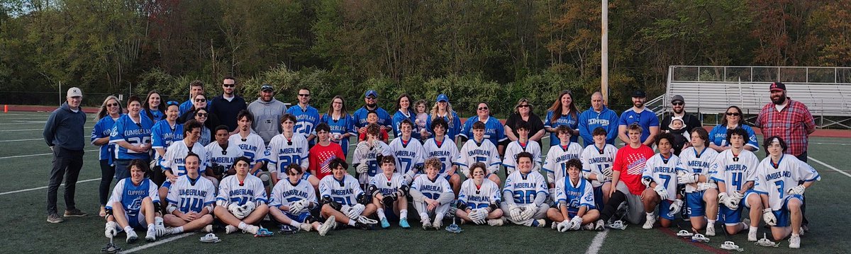 Boys Lacrosse showing appreciation for our amazing teachers pre game ⚓🥍💙 @BWMcGair03 @Branden_Mello @EricBen24 @gobluechs