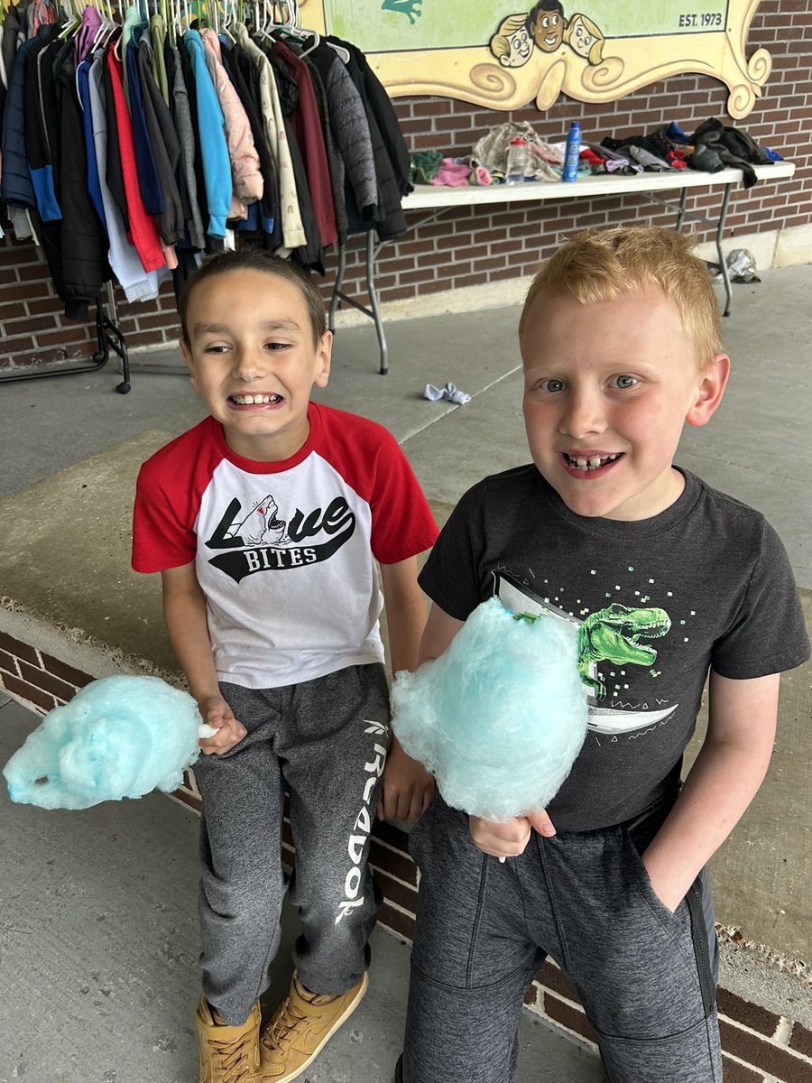 Today we got to celebrate all of our students who met their stretch goal on iReady. They enjoyed Cotton Candy thanks to PTO, Mrs. Parker, and Mrs. Lea.