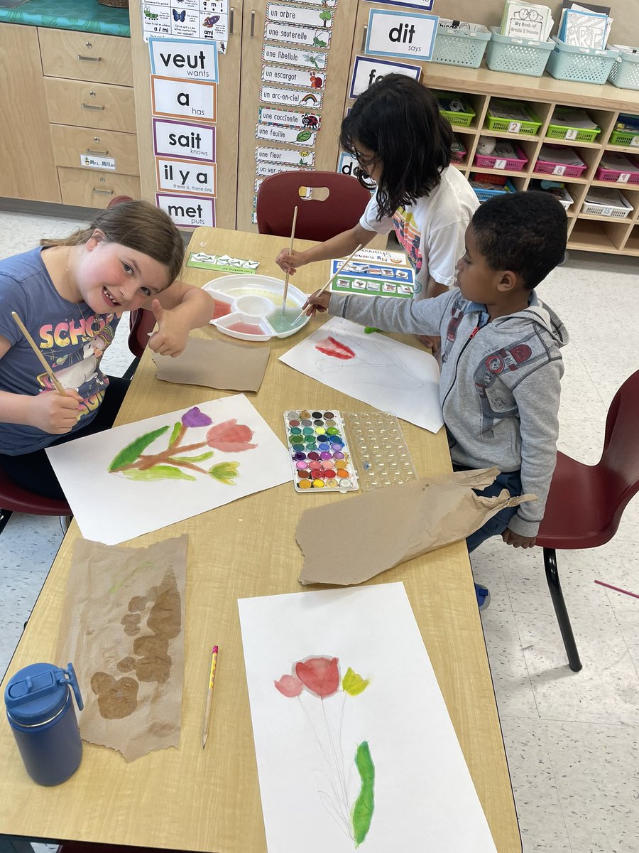 All smiles today while we explored watercolour paints! 🎨🖌️🌷 @BernadetteOCSB