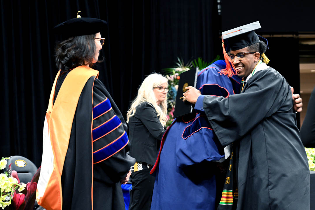 We see problem solvers, decision-makers, leaders and world-changers. We see engineers built for whatever comes next. More than 430 #MizzouMade engineers graduated last Friday. Read more about the ceremony: engineering.missouri.edu/2024/mizzou-en…