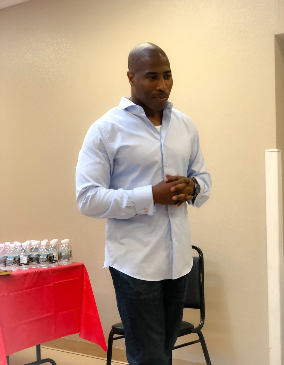 marc_ranger's tweet photo. My Pops told me a long time ago that nothing can stop a dedicated heart and a made up mind. Something really powerful about that. #businessleader #makerain #thegreatest https://t.co/mHT6Na298X