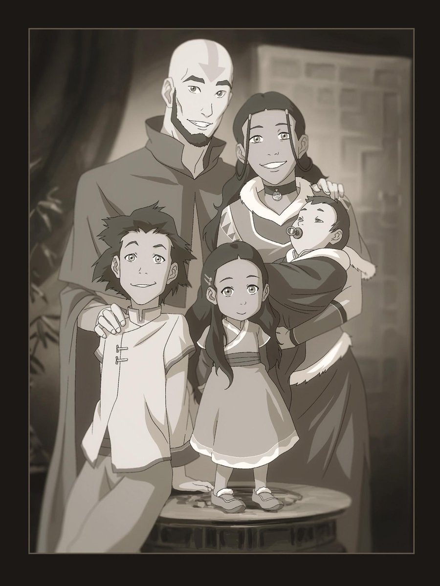 Teiney_JJoke's tweet photo. Aaang 😊radiant smile, one hand on his wife, the other on his son

Sasuke 😐 emotionless face, no family contact, looks like he's been photoshopped in https://t.co/Hx6Mq9P9oL