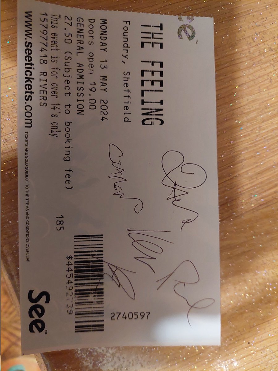 Another absolute treat of a gig by @thefeeling tonight who are SO GOOD love! And a massive THANK YOU to all the band members for signing our tickets as it was my daughter's first non-festival gig. A real momento (esp in these days of boring e-tickets)