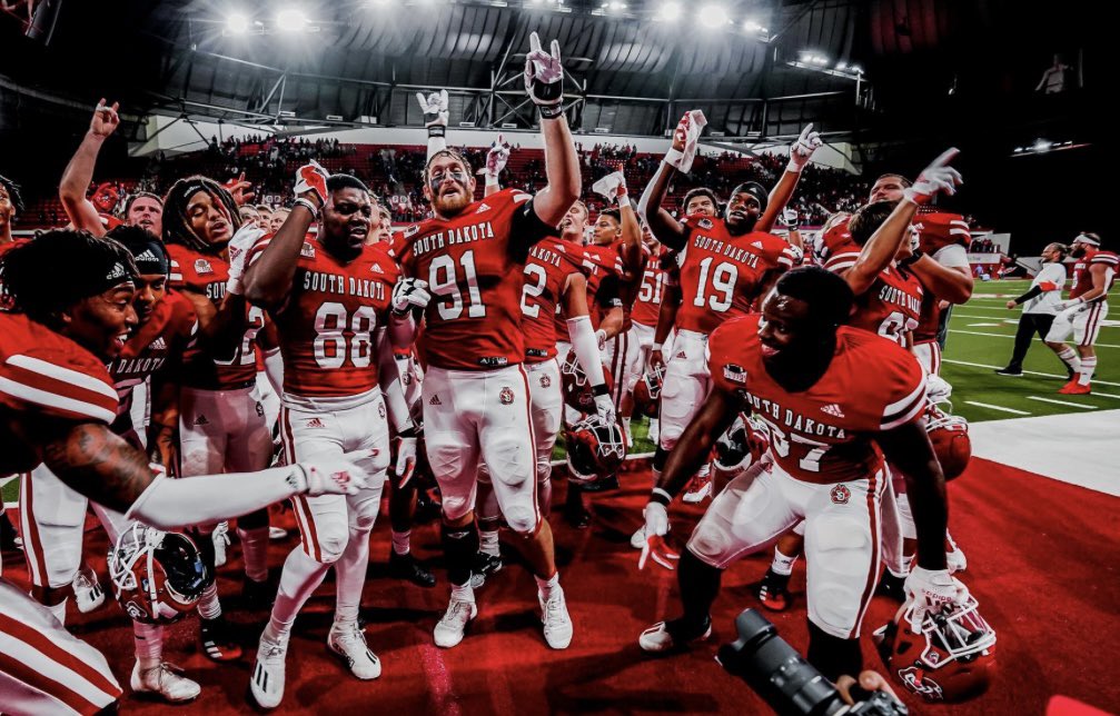 Daniel Meunier ( Grad transfer LS) tweet media