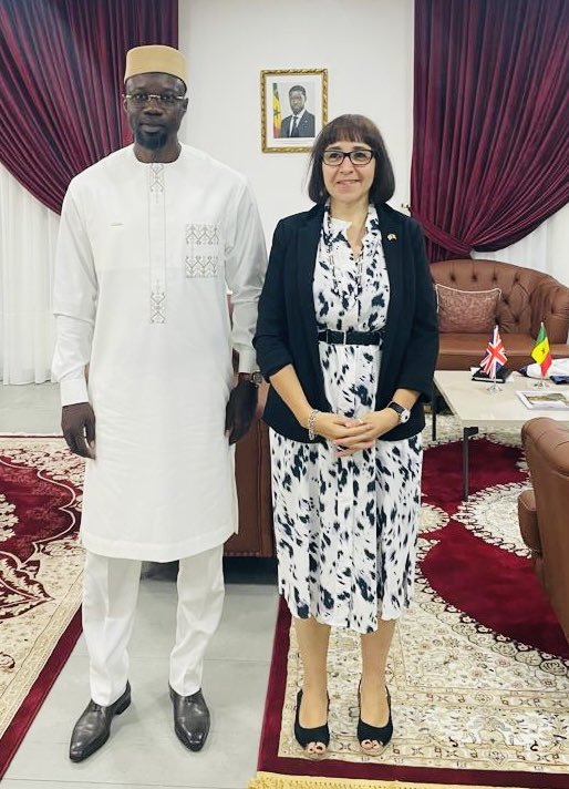 Juliette John (@juliettejohn) on Twitter photo Di ame mbegté si guissanté ak SE <a href="/SonkoOfficiel/">Ousmane Sonko</a>. Maa ngi ley gërëm ci teeru bi. Waxtaan jëm ci diggante 🇸🇳🫵🏾🇬🇧: li jëm ci suuxantal, ci wàllu mbey mi, ci wàllu kaarange, ci wàllu koom-koom gu sax, ak ci làkku angale. Am neñ yaakaar bou reuy ci dooleel digënte bi ëllëg. #NioFar Di ame mbegté si guissanté ak SE <a href="/SonkoOfficiel/">Ousmane Sonko</a>. Maa ngi ley gërëm ci teeru bi. Waxtaan jëm ci diggante 🇸🇳🫵🏾🇬🇧: li jëm ci suuxantal, ci wàllu mbey mi, ci wàllu kaarange, ci wàllu koom-koom gu sax, ak ci làkku angale. Am neñ yaakaar bou reuy ci dooleel digënte bi ëllëg. #NioFar