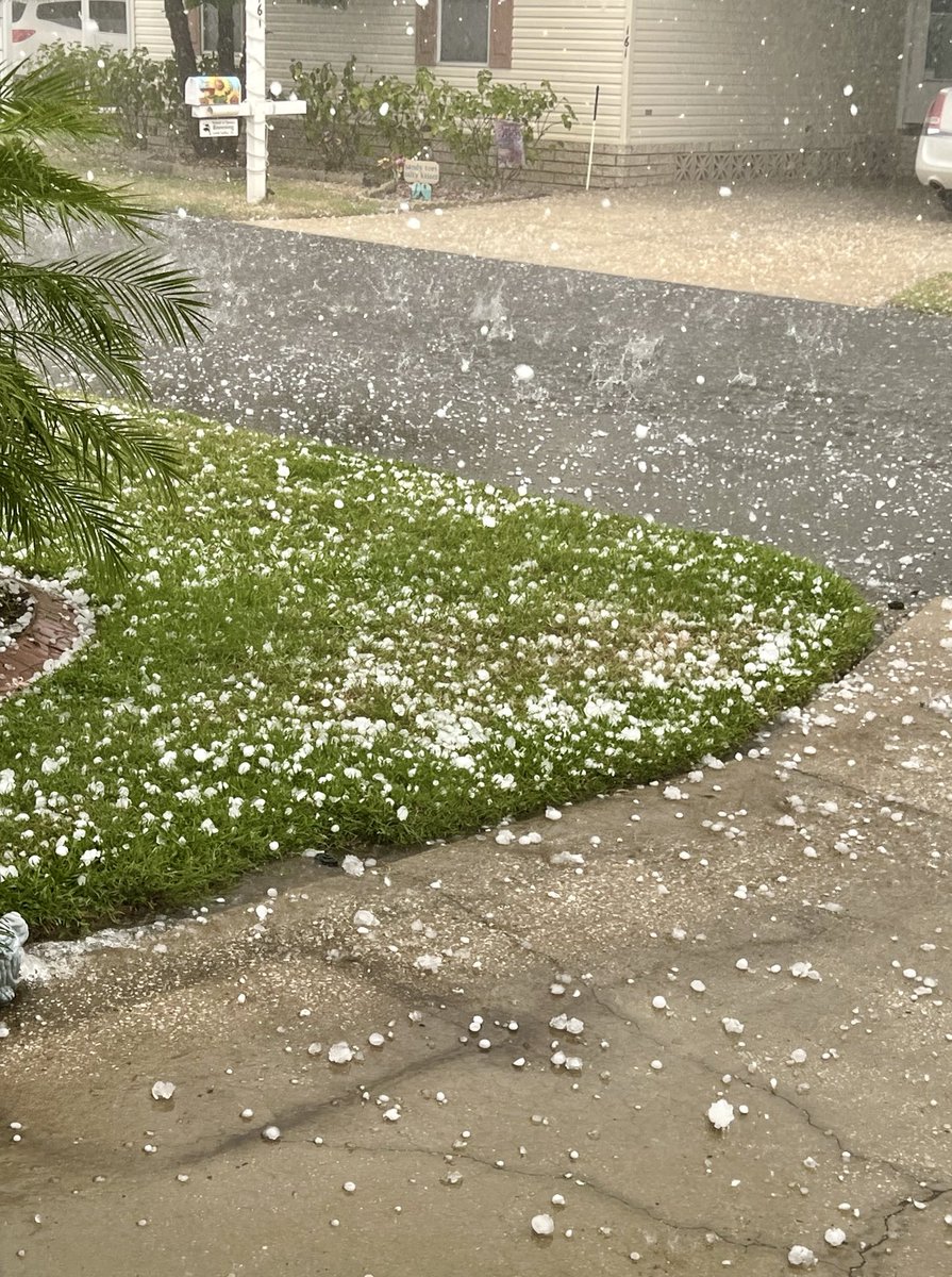 Haines City got hit hard this afternoon. 📷 David Hurr #hail #Florida
