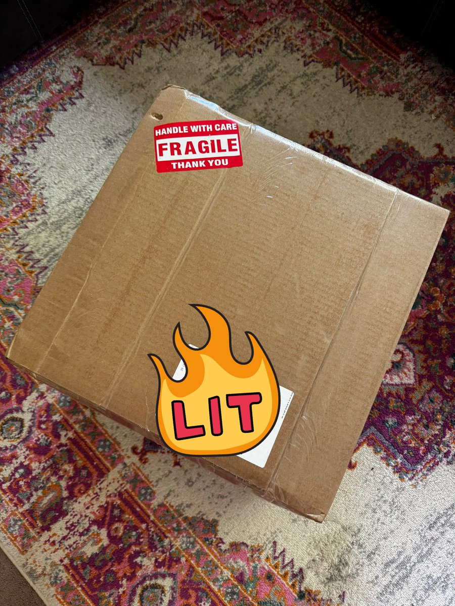 My mod sent me a giant box 👀 opening it up on stream tonight to see what’s inside! 

➡️ twitch.tv/jupieverse