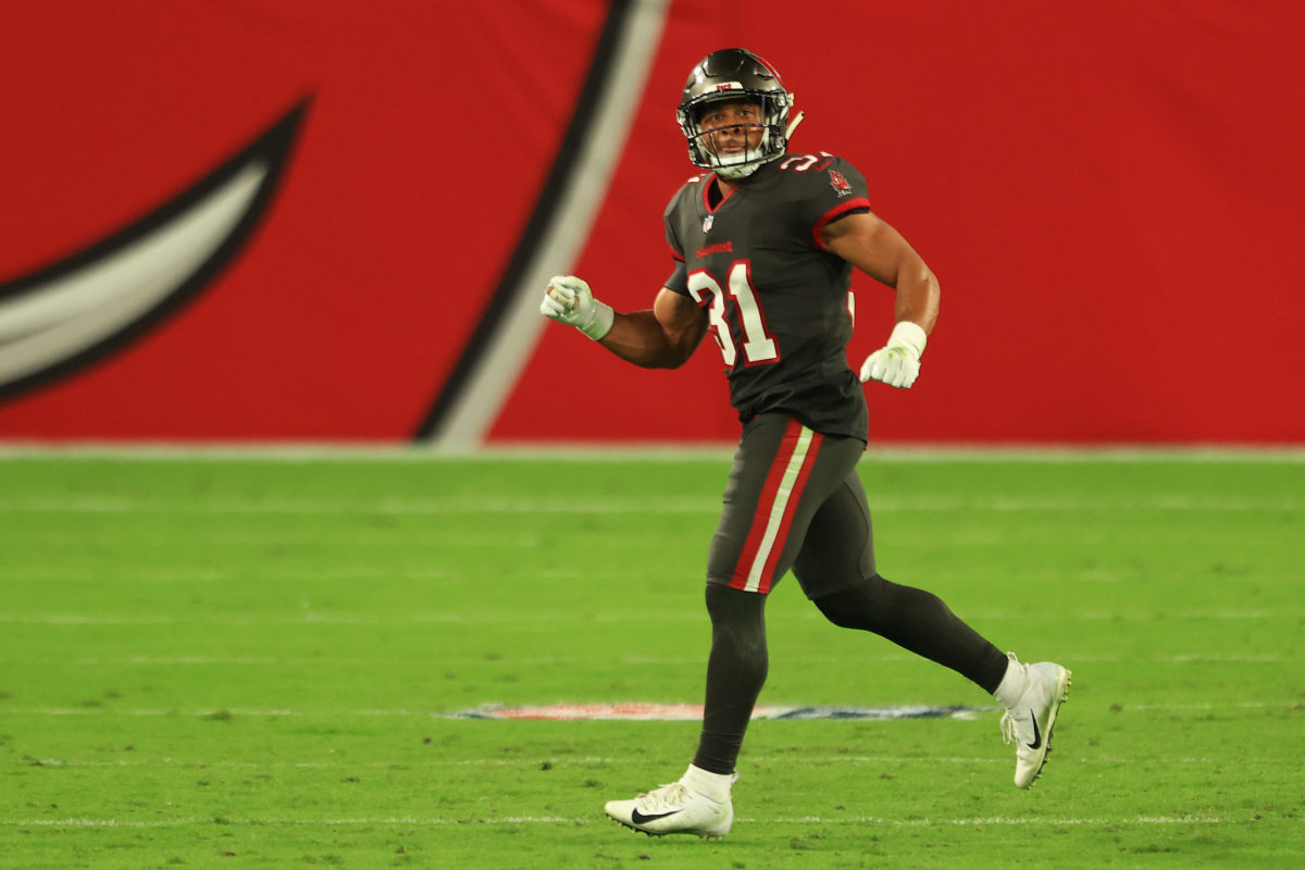 The Tampa Bay Buccaneers have re-signed safety Antoine Winfield Jr. to a 4-year contract extension, worth $84.1 million. Winfield, 25, played 17 games, with 17 starts, 3 INT's, 12 pd, 6 forced fumbles, 4 fr, 6 sacks, & 122 tackles in 2023.
#TampaBayBuccaneers
#AntoineWinfieldJr