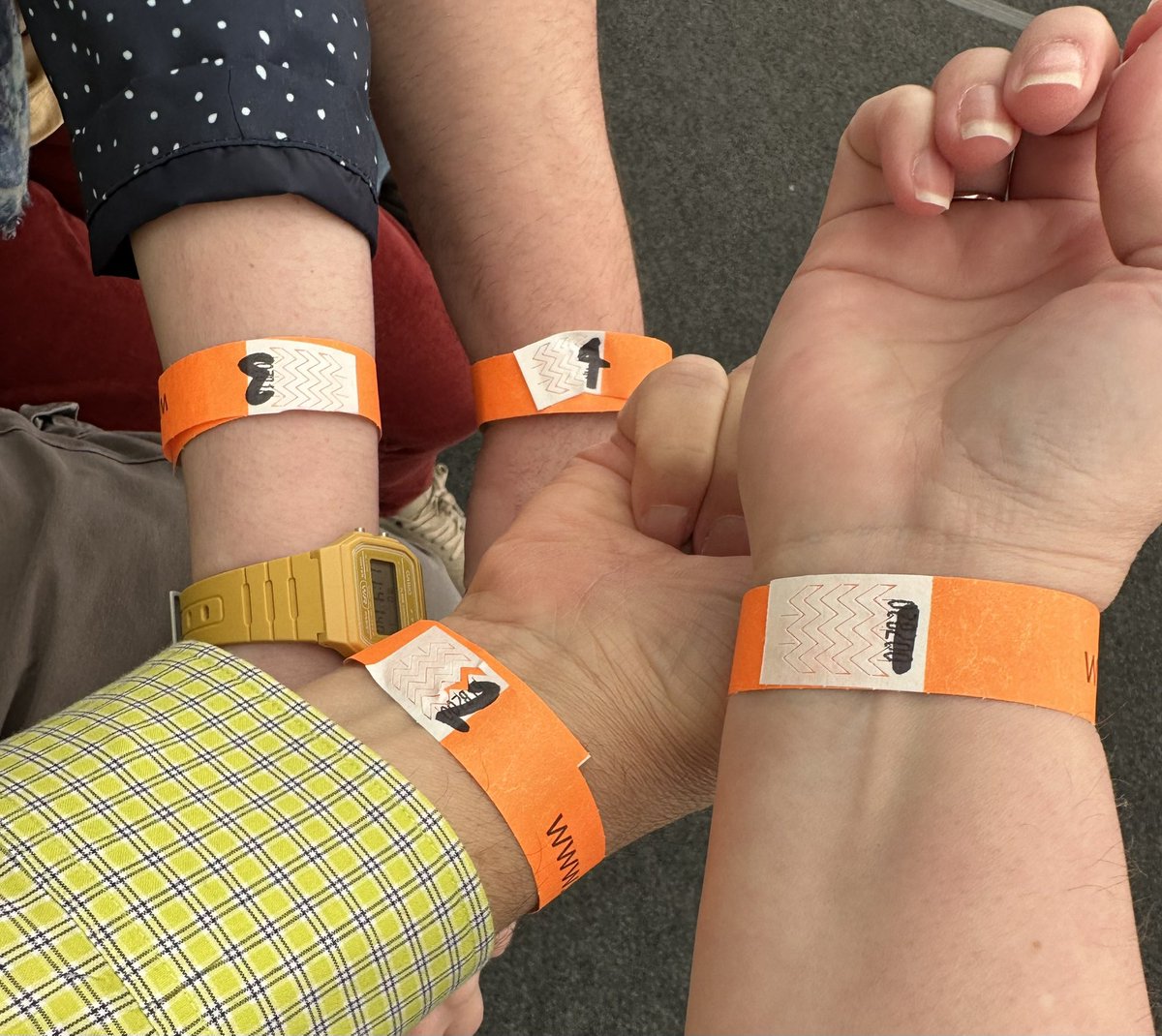 RiddleAmber's tweet image. What a day! So grateful to have had the chance to see the taping of the first episode for series 18 of @taskmaster today. It was amazing to see how the magic is made! Thanks SO MUCH to @AlexHorne and @gdavies for a great show! #FirstInLine #Taskmaster