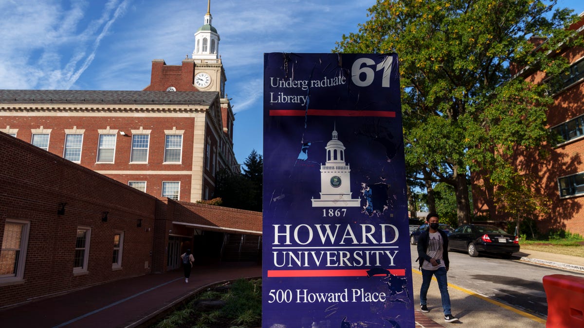 Wait...What the Hell is Going on at Howard University? dlvr.it/T6qzTM