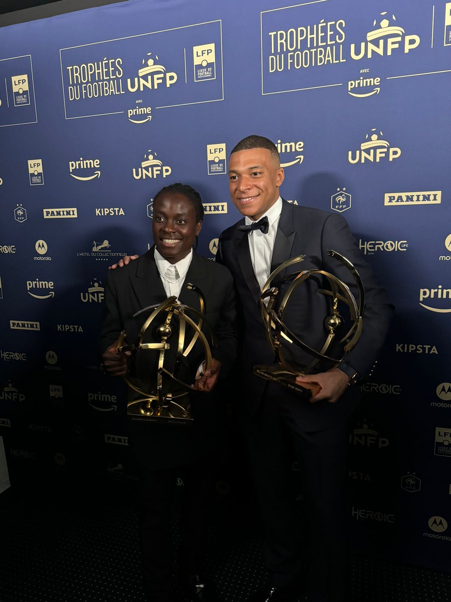 🔙🏆 Après 2021 et 2022, le Paris Saint-Germain réussit un nouveau doublé avec les titres de meilleur joueur pour Kylian Mbappé et de meilleure joueuse pour Tabitha Chawinga. 🤩 #TrophéesUNFP ✨