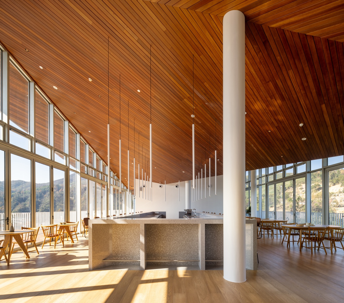 w_emerg's tweet photo. Project name: Floating Hotel
Architects: MORE Architecture | Year: 2023 | Photographs: FeKris Provoost
Localisation: Huzhou, China
#FloatingHotel #MOREArchitecture #HuzhouChina #BambooHills #NatureIntegration #BiophilicDesign #SeismicResilience #InnovativeEngineering https://t.co/9QLyKVkzu5