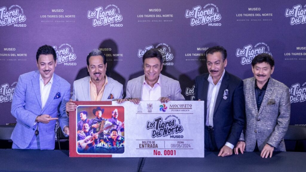 Ame_Orpa's tweet photo. ¡Ajúua! El Museo de Los Tigres del Norte ya abrió la puerta negra, ¿’amos? https://t.co/HipR4mafhg https://t.co/2ONO8f0jJo