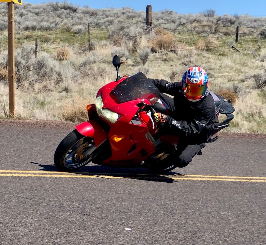 Call it what you want, Dunlop’s Roadsmart IV is still the best handling sport touring tire either of us have ever ridden. Read more 👉 lttr.ai/AShWg #MotorcycleTires #Ridelife #Roaddirt #DunlopMotorcycleTires #DunlopMotorcycleTiresUSA