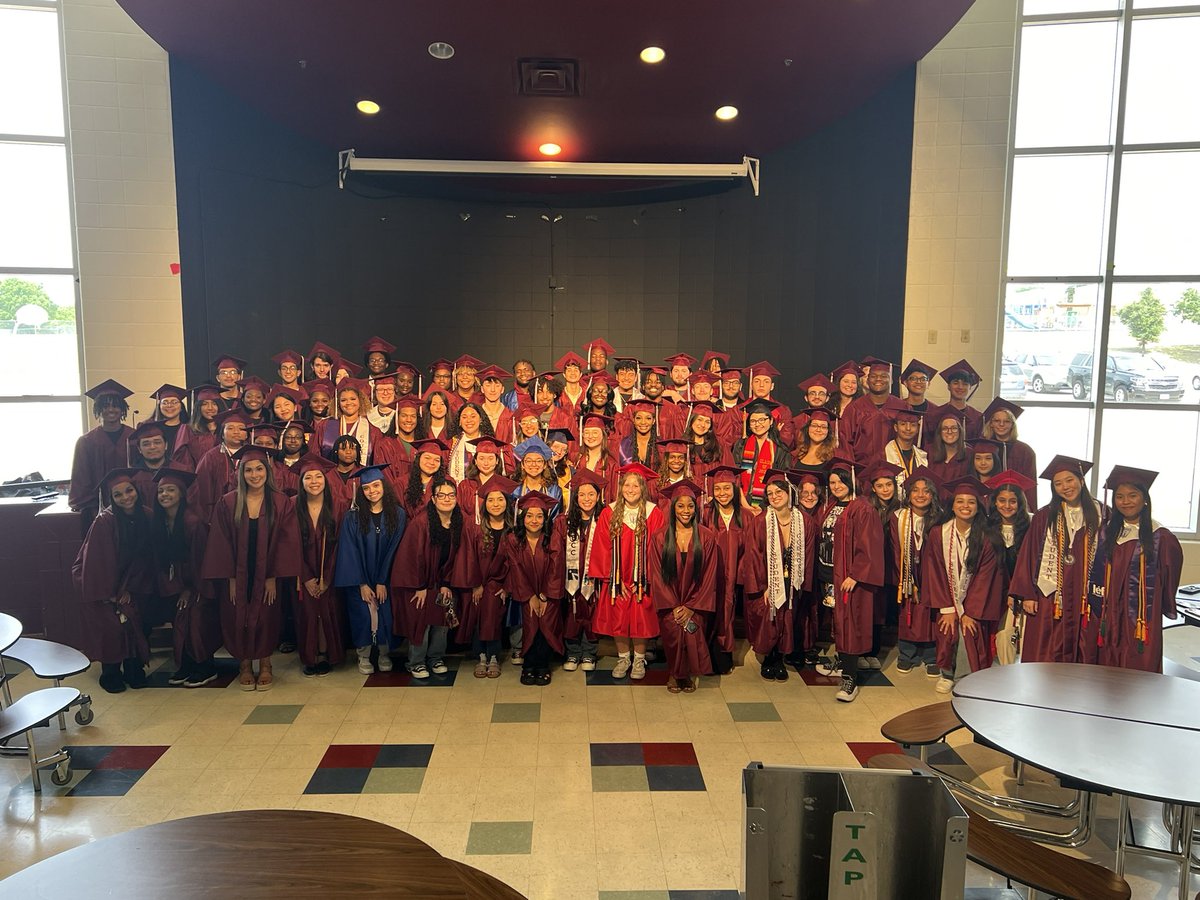 DurhamMS's tweet photo. Congratulations Class of 2024! We are so proud of your accomplishments and can’t wait to see what the future holds for you! #dragonnation #dragonpride #classof2024 #seniorwalk2024 #longmaroonline https://t.co/Awhx0jzIAY