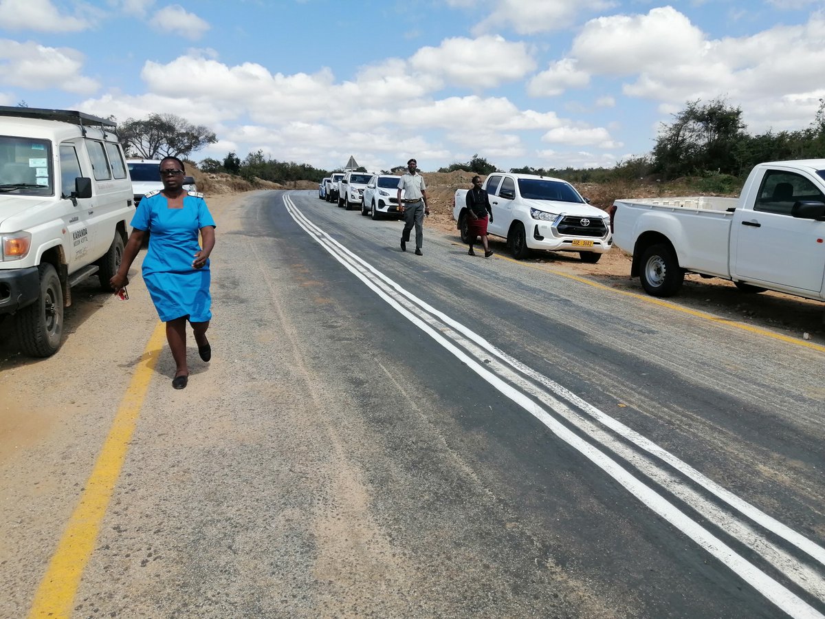 Piwamac's tweet photo. Karanda road &amp; bridge tour. The newly tarred Nyakasikana-Masango-Karanda road has improved connectivity to the famous Karanda mission hospital with patients treated rising to 100 000 last year from 75 000 in 2022. https://t.co/iJ5fnow7t7
