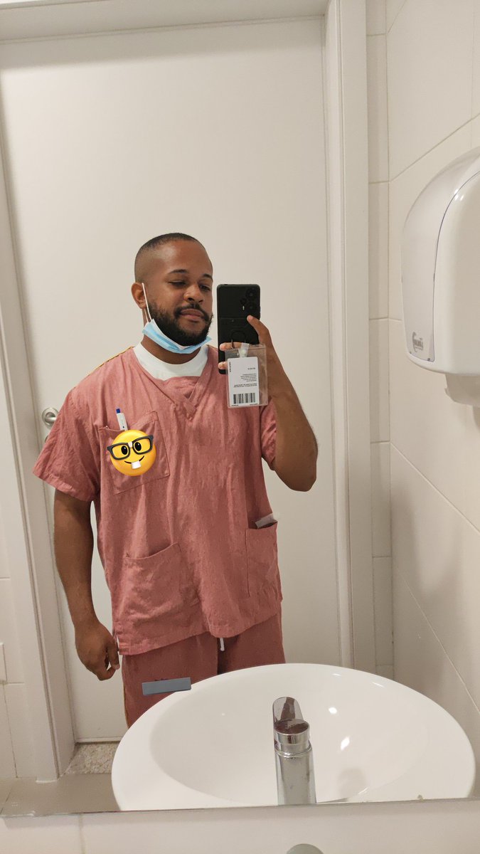 Primeira semana em Pronto Atendimento como Enfermeiro concluída. Que venham mais !