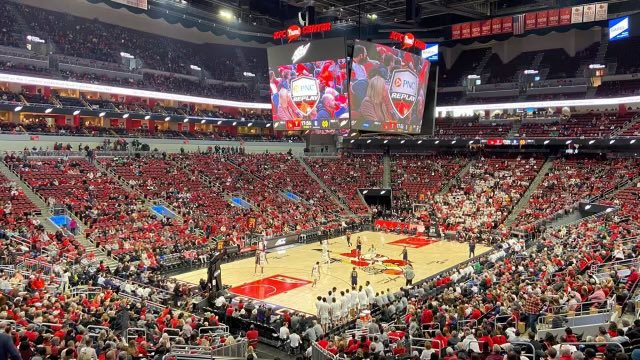 I am blessed to receive an offer from The University of Louisville ! @CoachMorris5 @CalvaryCavs @LouisvilleMBB @JL3Elite @CoachRHamilton #GoCards