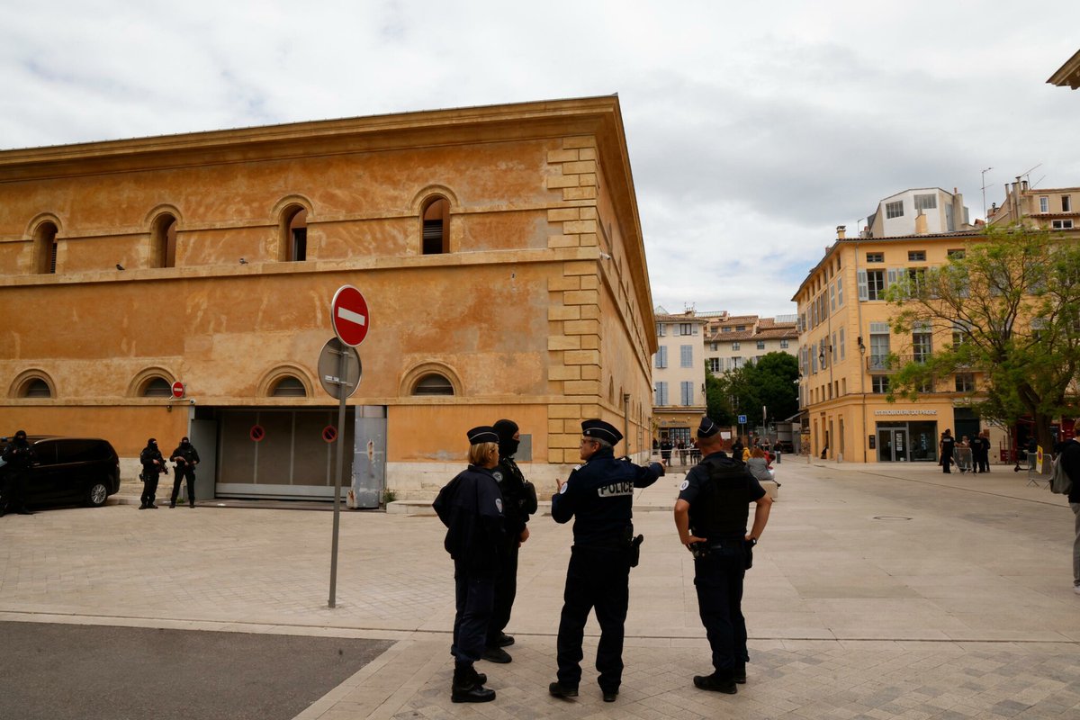 «Cathy la matonne» est un personnage clé du procès des auteurs présumés de la tuerie à l’aéroport corse en décembre 2017 Ce lundi, la cour d’assises d’Aix-en-Provence s’est penchée sur la personnalité de l’accusée ➡️ l.leparisien.fr/dP6j