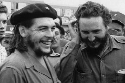 «Fidel dio a la Revolución el impulso en los primeros años, la dirección, la tónica, siempre. Así vamos marchando. A la cabeza de la inmensa columna —no nos avergüenza ni nos intimida decirlo— va Fidel», Ernesto Che  Guevara. 🇨🇺#Cuba  #UnidosXCuba
#FidelPorSiempre #Matanzas