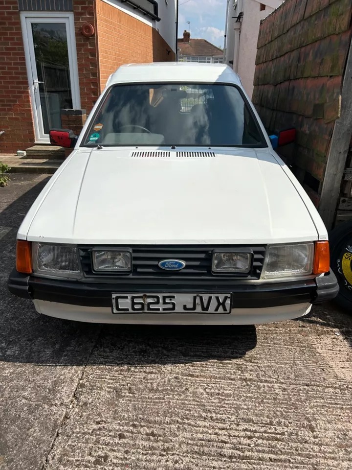 UKProjectCars's tweet photo. Ad:  1986 Ford Escort MK3 Van
On eBay here -->> https://t.co/nePaLNZ4gb

 #FordEscortMK3 #ClassicVan #FordFans #CarRestoration #ClassicCarForSale #CarCollectors #FordClassic https://t.co/ilZaVBIPBj