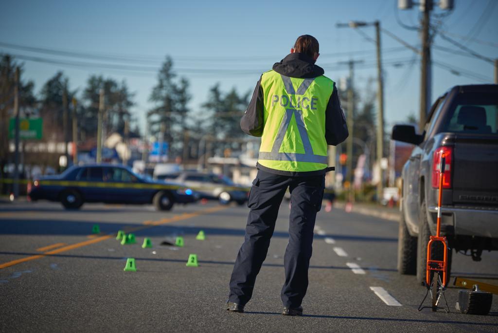 Police investigate a fatal single vehicle collision at East Columbia Street and Brunette Avenue. nwpolice.org/blog/2024/05/1… #NewWest